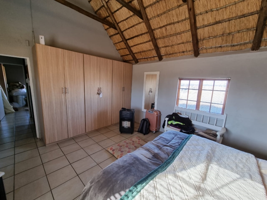 5 Bedroom Property for Sale in Kromkloof North Sh Free State